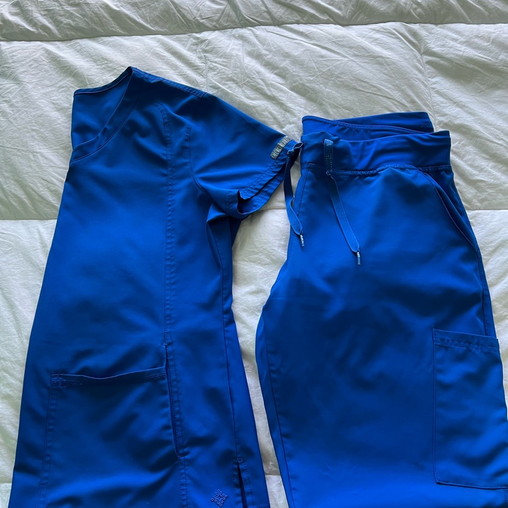 2pc Med Couture Scrubs Royal blue AMAZING material, fab condition size Large